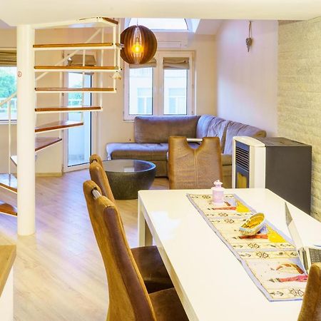 Centrally Located Apartment In Varna Exteriör bild