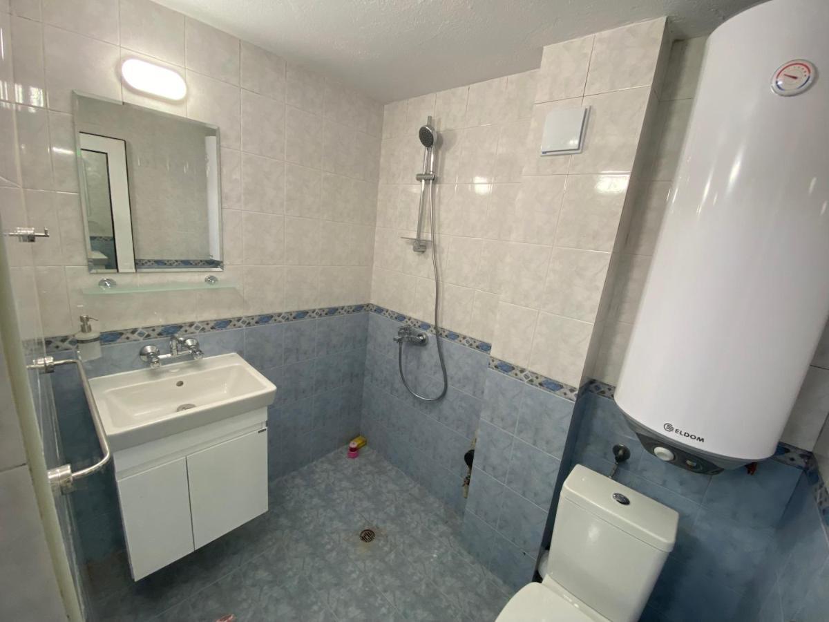 Centrally Located Apartment In Varna Exteriör bild