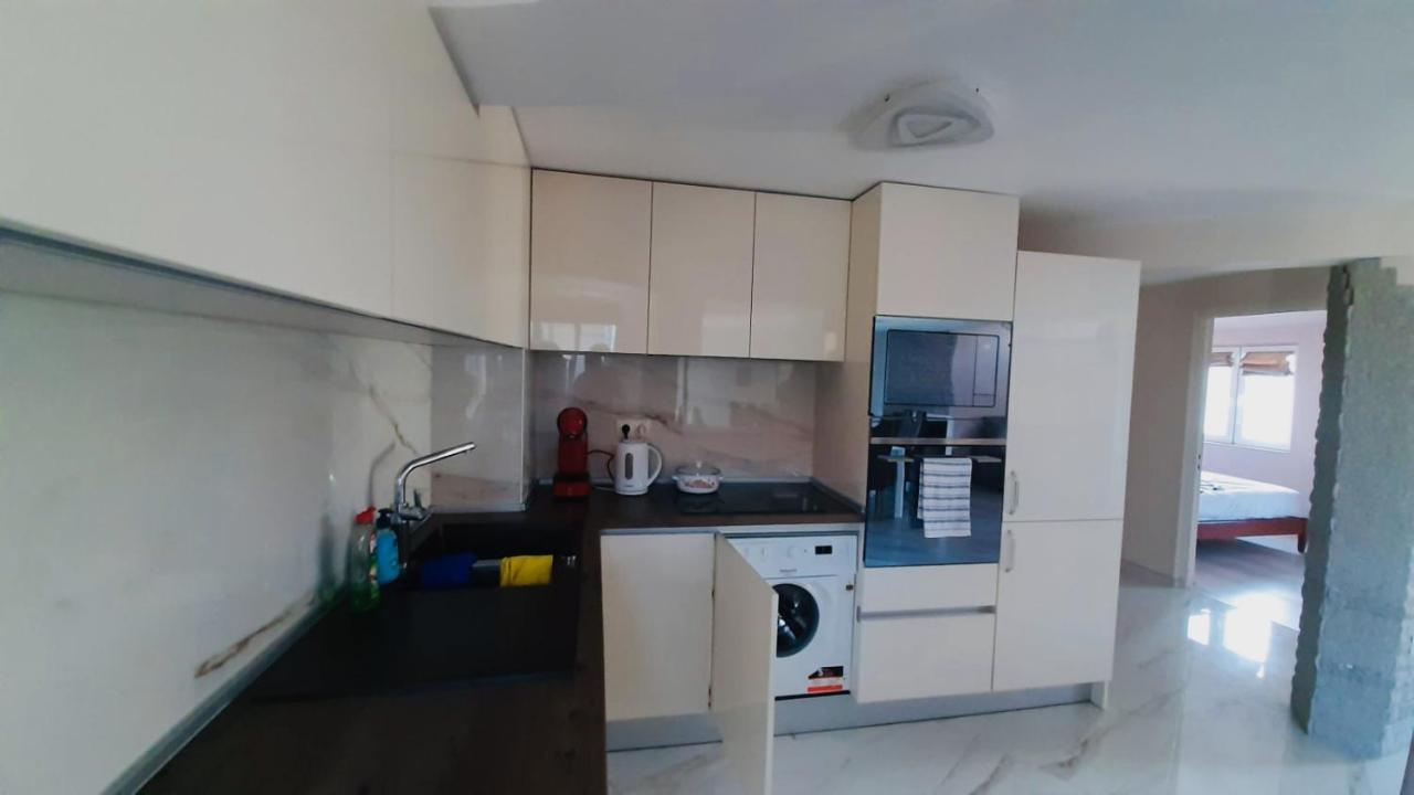 Centrally Located Apartment In Varna Exteriör bild