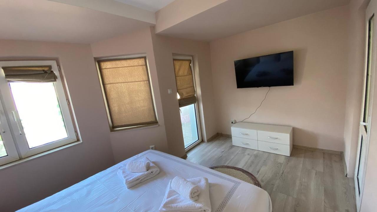 Centrally Located Apartment In Varna Exteriör bild