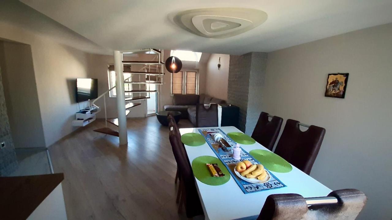 Centrally Located Apartment In Varna Exteriör bild