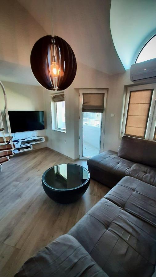 Centrally Located Apartment In Varna Exteriör bild