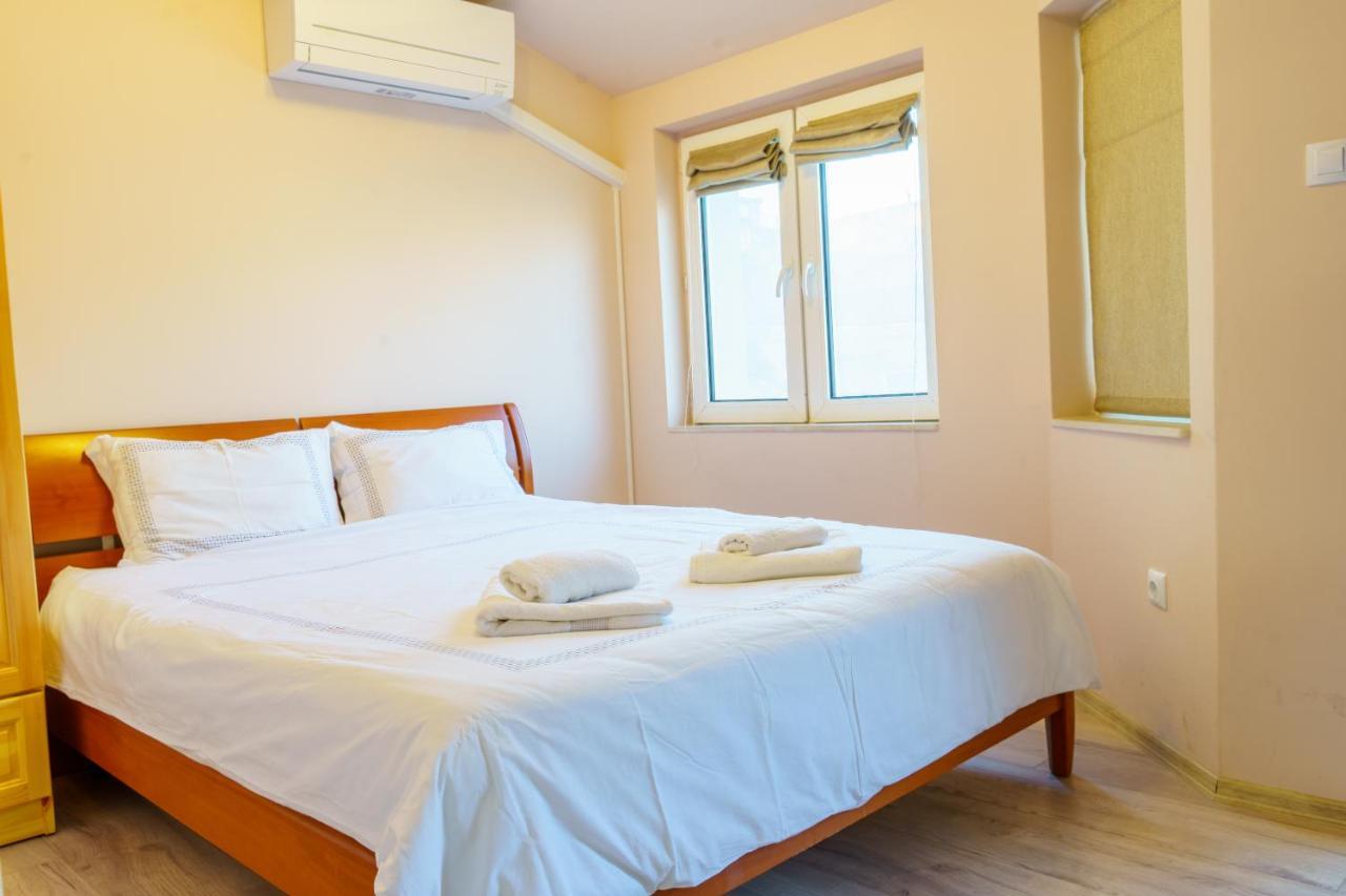 Centrally Located Apartment In Varna Exteriör bild