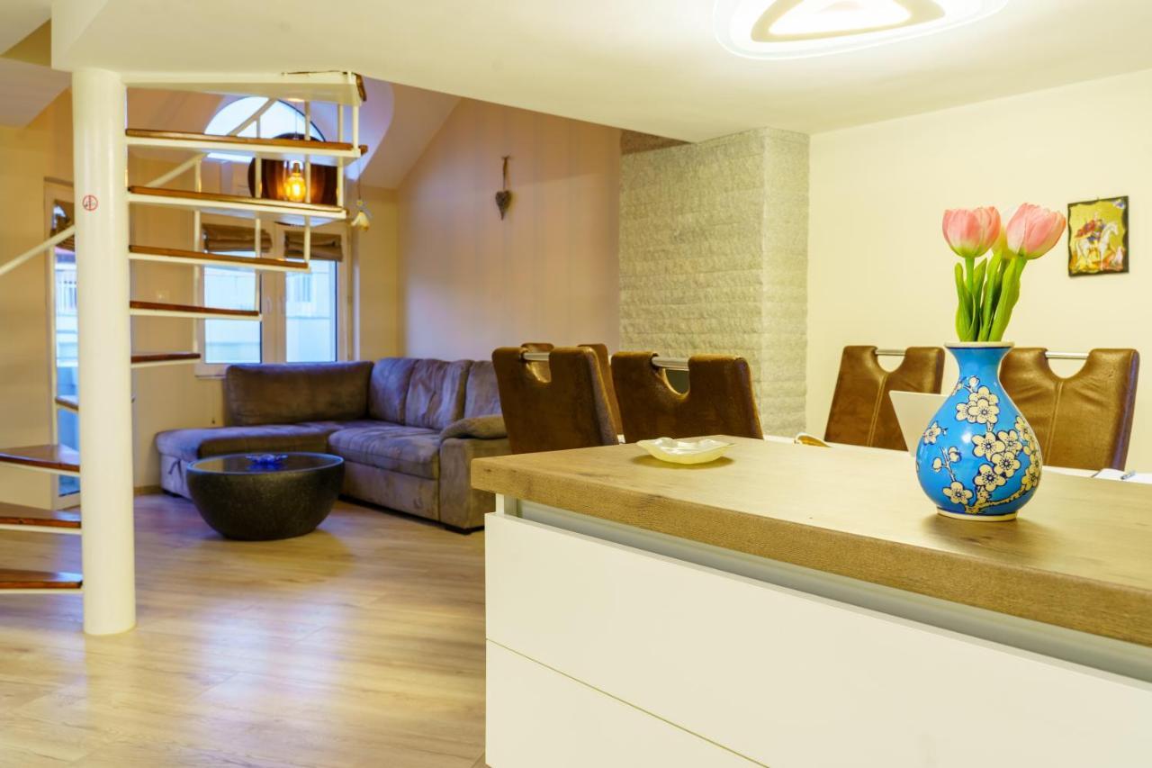 Centrally Located Apartment In Varna Exteriör bild